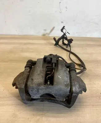 Mercedes-Benz B W245 Front brake caliper