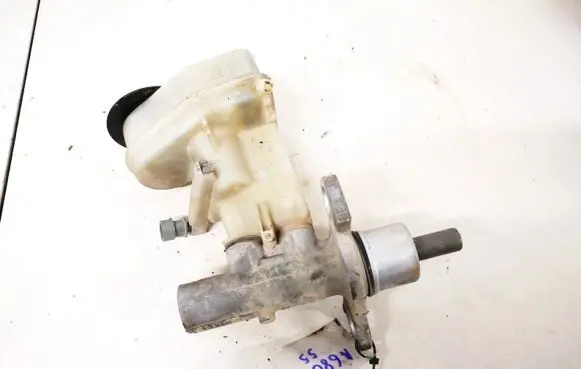 Opel Vectra C Master brake cylinder 320670692 32067069-2