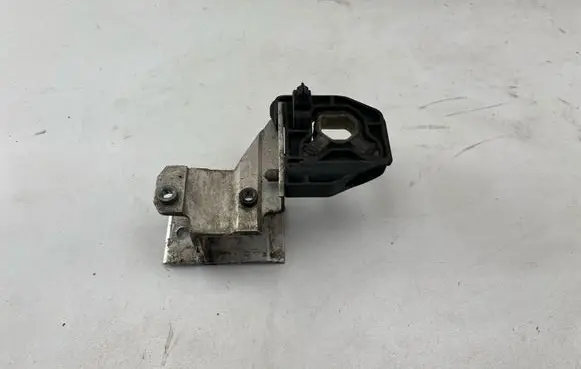 BMW 1 F20 F21 Radiator mount bracket 8620732