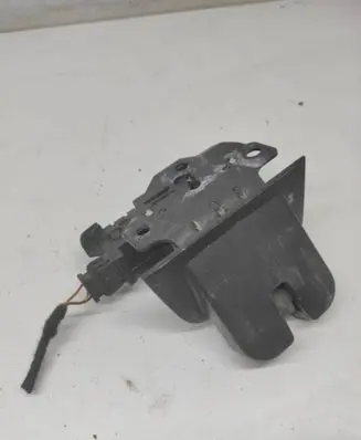 Audi A4 S4 B7 8E 8H Tailgate/trunk/boot lock/catch/latch 8E9827520A