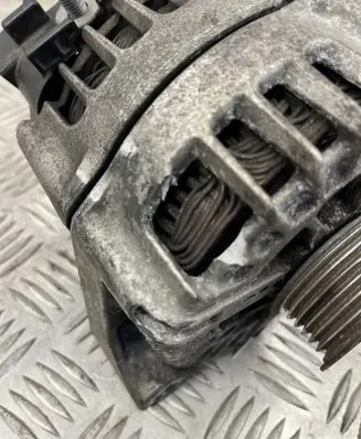 BMW 5 E60 E61 Generator/alternator 7802261