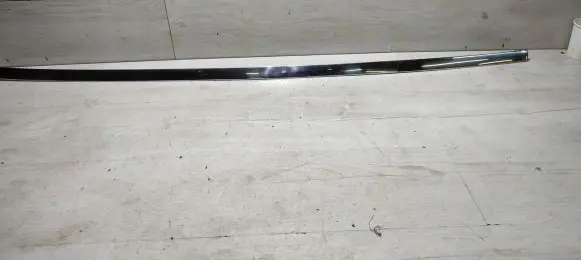 Front bumper splitter molding