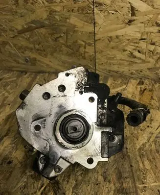 Volvo S60 Fuel injection high pressure pump