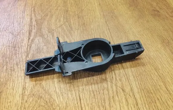 Porsche Macan (95B) Radiator mount bracket 95B121093