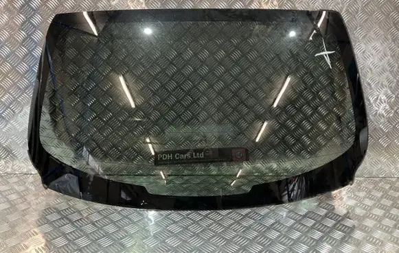 Alfa Romeo Giulia Rear windscreen/windshield window DG10646