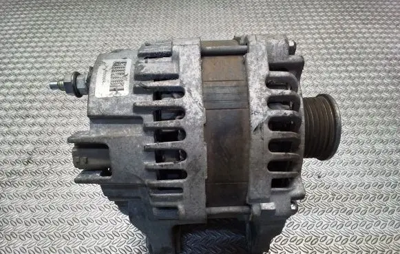 Renault Trafic III (X82) Generator/alternator 231009096R A003TX1781ZE