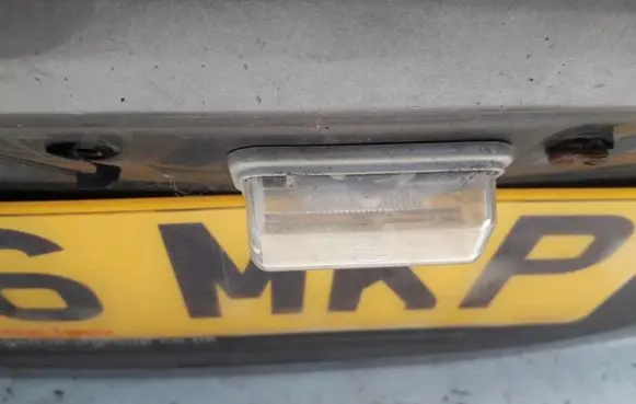 Toyota Avensis T250 Number plate light