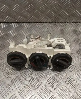 Mitsubishi Galant Climate control unit