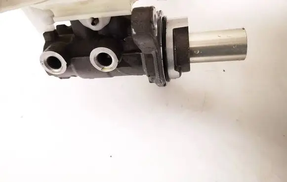 Tesla Model Y Master brake cylinder 860332