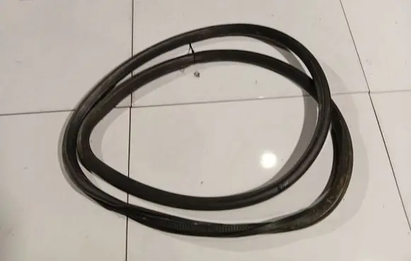 Opel Insignia A Rubber seal front coupe door