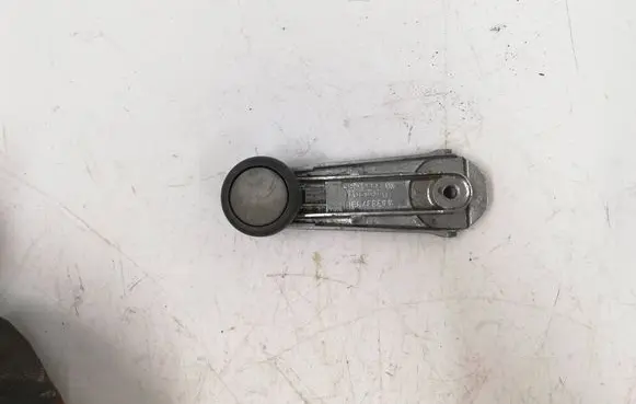 Audi 100 200 5000 C3 Front door window winding handle 443837581D