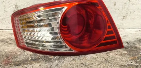 KIA Opirus Rear/tail lights