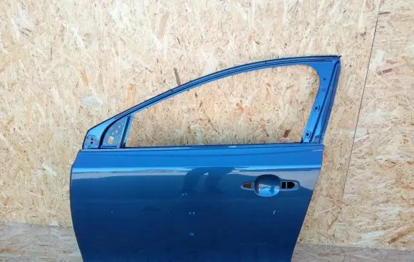 Volvo V40 Front door