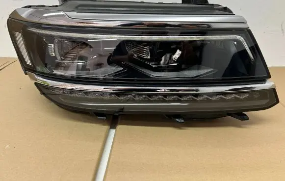 Volkswagen Tiguan Headlight/headlamp 5NB941082E