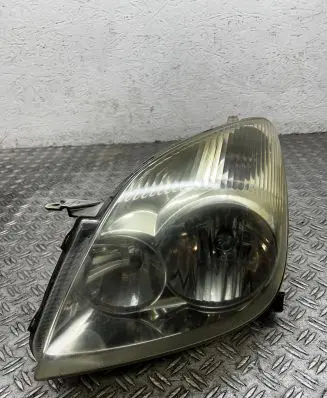 Toyota Corolla Verso E121 Headlight/headlamp