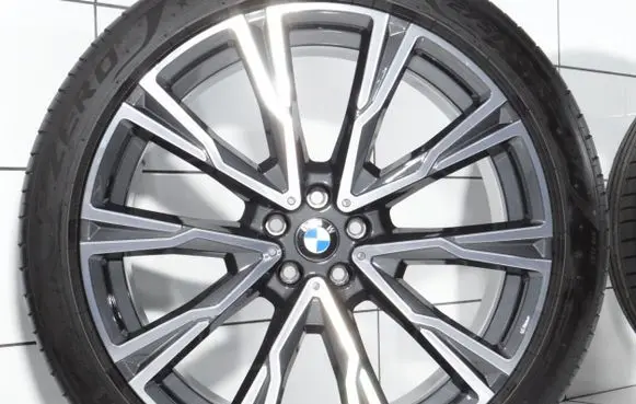 BMW X7 G07 R22 alloy rim 8090109 B22L758
