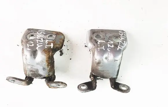 Isuzu D-Max Rear door hinge set 