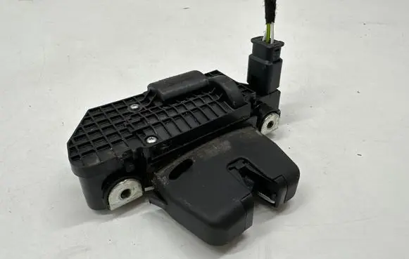 Opel Mokka B Tailgate/trunk/boot lock/catch/latch 9151487499