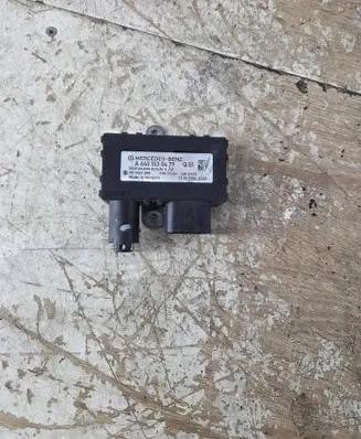 Mercedes-Benz A W169 Glow plug pre-heat relay A6401530479 899087000 221020040269