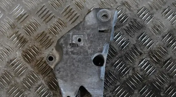 BMW X3 G01 Engine mount bracket 6864593