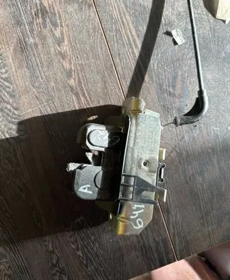 Mercedes-Benz E W211 Seat back rest lock catch A2119201272