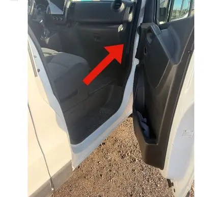 Opel Vivaro Dashboard side end trim 93868016 689202851R 93452501