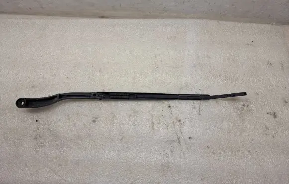 Audi A8 S8 D2 4D Front wiper blade arm 4D1955408K