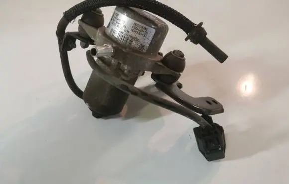 Opel Mokka Vacuum pump 95073598
