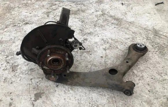 Ford Grand C-MAX Front wheel hub