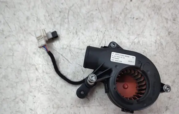 Mercedes-Benz C W204 Engine control unit/module fan A2049060015