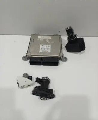 Mercedes-Benz E W212 Engine ECU kit and lock set A6519007500 A2129055800 A2047500061