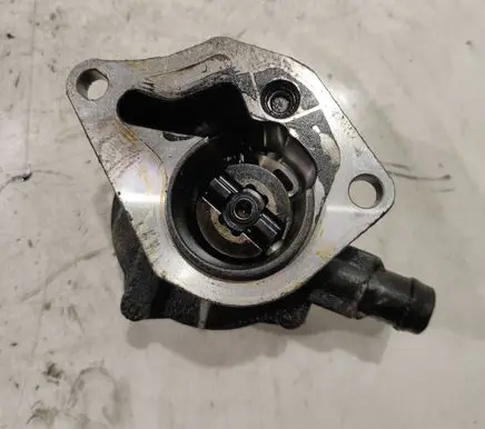 Renault Kangoo I Vacuum pump 8200113585