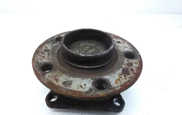 Volvo V70 Rear wheel hub