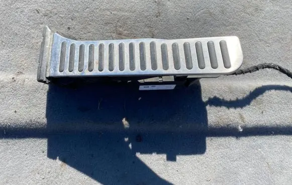 Volkswagen Golf Cross Accelerator throttle pedal 1K1721503R 6PV00889020