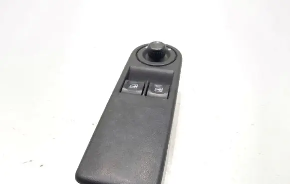 Renault Clio IV Electric window control switch 809611667R