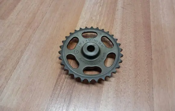 Mercedes-Benz C W204 Timing chain sprocket A6510520001 A6510520000