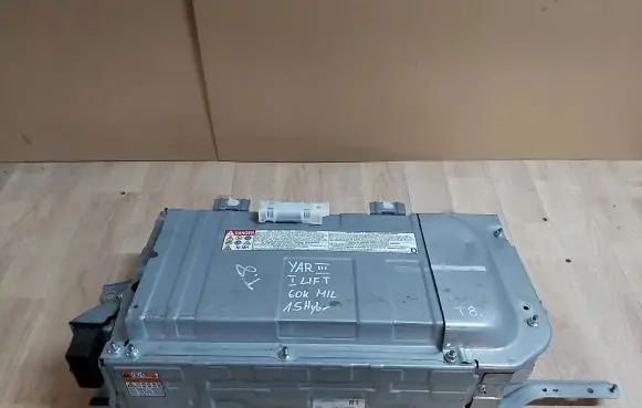 Toyota Yaris Hybrid / electric car battery G9280-52031
