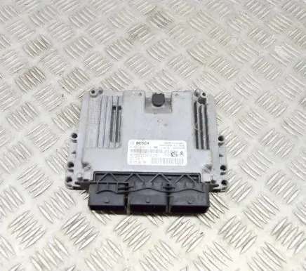 Peugeot 208 Engine control unit/module 9807886180 0281030545