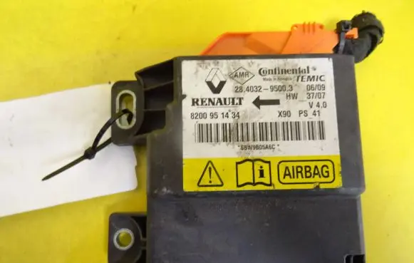 Dacia Sandero Airbag control unit/module 8200951434