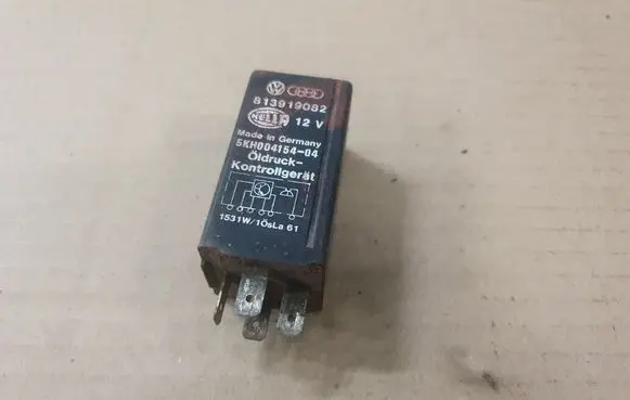 Volkswagen Golf I Other relay 813919082