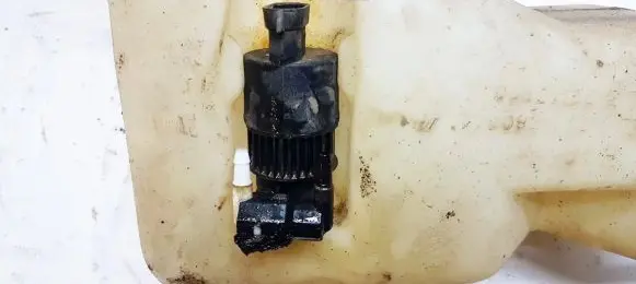 Renault Laguna I Windscreen/windshield washer pump