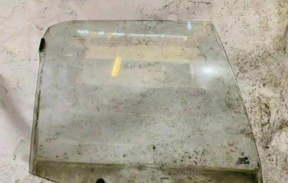 Peugeot 306 Rear door window glass 