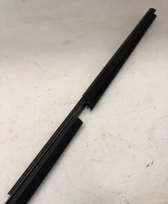 BMW X4 G02 Rubber seal rear door window/glass 51357433107