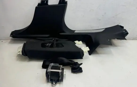 Maserati Levante Front seatbelt 636631500 6701382550