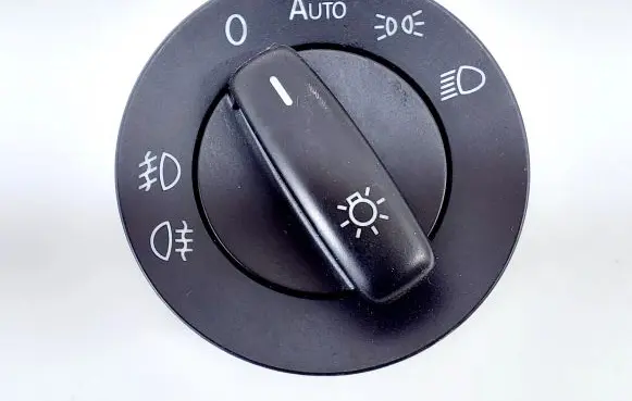 Volkswagen Tiguan Light switch 1K0941431BM