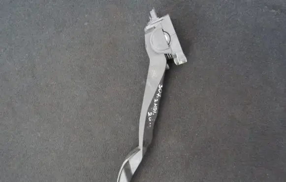 Peugeot 307 Accelerator throttle pedal 028075223 9643059280
