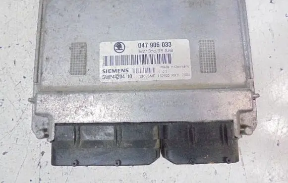Skoda Fabia Mk1 (6Y) Engine control unit/module ECU 047906033