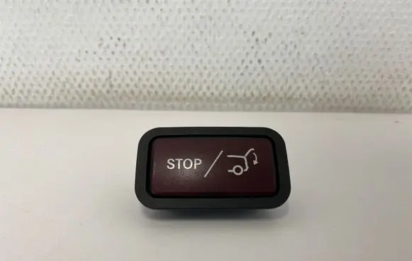 Mercedes-Benz E W212 Tailgate/boot open switch button 2128210651