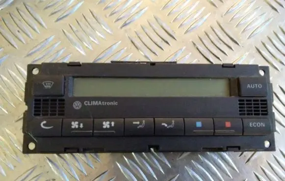 Volkswagen PASSAT B5 Climate control unit 5HB00761700 1J1907044