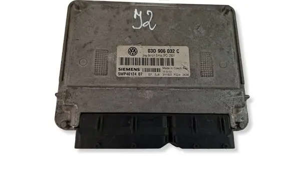 Volkswagen Polo Engine control unit/module 03D906032C 5WP4012407